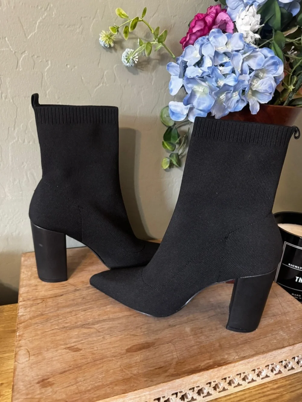 Black Knit Sock Booties Pointed Toe Block Heel Chic Size 9.5